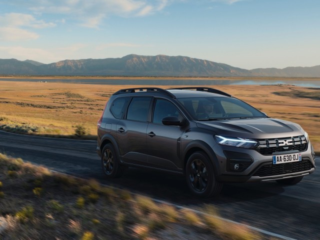 To πρώτο υβριδικό Dacia