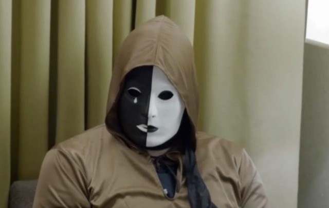 Ο «Μάξιμος Σαράφης» προκαλεί πονοκέφαλο στην Κουμουνδούρου