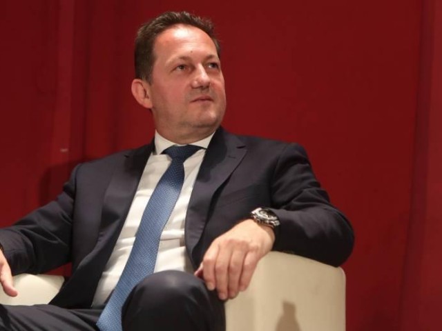 Στέλιος Πέτσας: Χθες «κεντροδεξιός», σήμερα «βασιλικός», αύριο ποιος ξέρει…