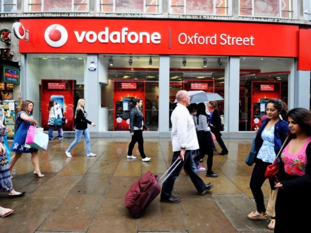 Vodafone: Ετοιμάζεται για αρκετές εκατοντάδες απολύσεις στο Λονδίνο