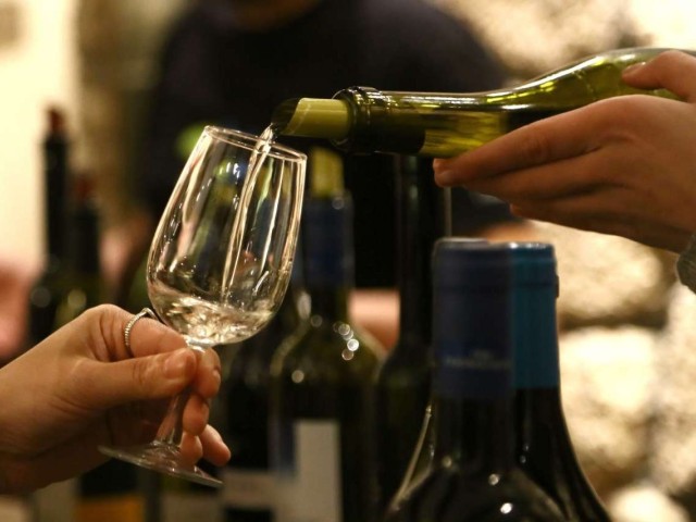 Το Κτήμα Άλφα, το αγαπημένο κρασί του Σκέρτσου, ο οινοτουρισμός και οι επιδοτήσεις μαμούθ ύψους 25 εκατ. ευρώ! μολονότι ο τζίρος του οινοποιείου δεν ξεπερνάει τα 7 εκατ. ευρώ!