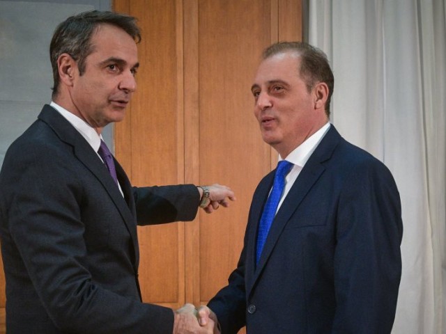 Γιατί στο Μαξίμου άρχισαν να εξετάζουν ξανά το σενάριο συνεργασίας με τον Βελόπουλο!