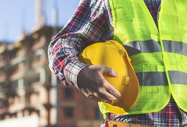 Προς τι οι τυμπανοκρουσίες για τα μεγάλα έργα; Από τη μία οι εργολάβοι καυχώνται για τις αναθέσεις – μαμούθ (με χαμηλές εκπτώσεις) και τα ιλιγγιώδη ανεκτέλεστα δισεκατομμυρίων…