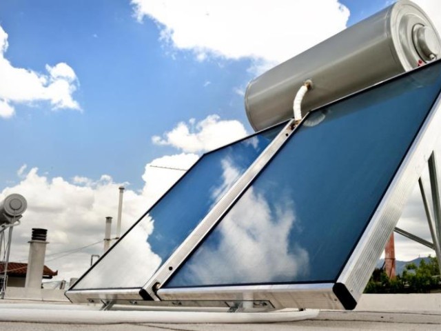 Έρχεται επιδότηση 100 εκατ. ευρώ για ηλιακούς θερμοσίφωνες
