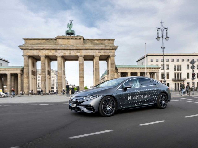 H Mercedes ξεκίνησε τις δοκιμές αυτόνομης οδήγησης