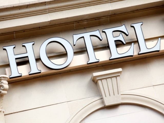 Οι προνομιακές σχέσεις των μεγαλοξενοδόχων με το Σύστημα!