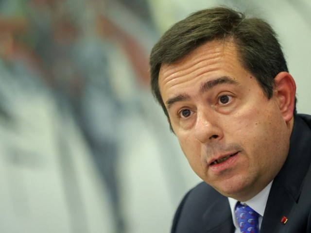 Γιατί πέταξε για Γενεύη business class με την Aegean ο Νότης Μηταράκης «συν γυναιξί και τέκνοις»