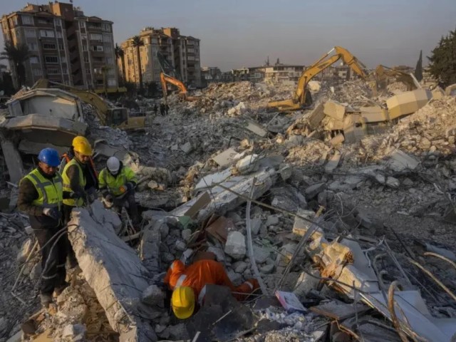 Τουρκία: Σταματούν οι έρευνες για ανεύρεση επιζώντων - Oι δύο περιοχές που εξαιρούνται