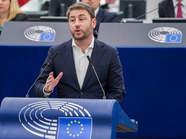 Παραιτείται από τη θέση του ευρωβουλευτή ο Νίκος Ανδρουλάκης