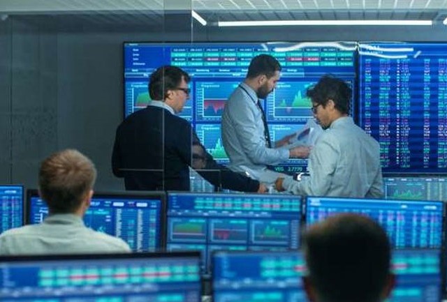 Θετική η διαπραγμάτευση στα ευρωπαϊκά χρηματιστήρια, αισιοδοξία για την επαναφορά του Ermotti στο τιμόνι της UBS