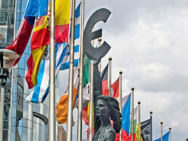 Τέρμα η δημοσιονομική χαλάρωση στην ευρωζώνη – Τι σημαίνει για την Ελλάδα