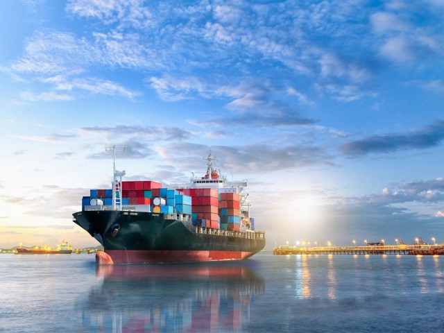 Γιατί η παγκόσμια ναυτιλία επιστρέφει στις… ρίζες της