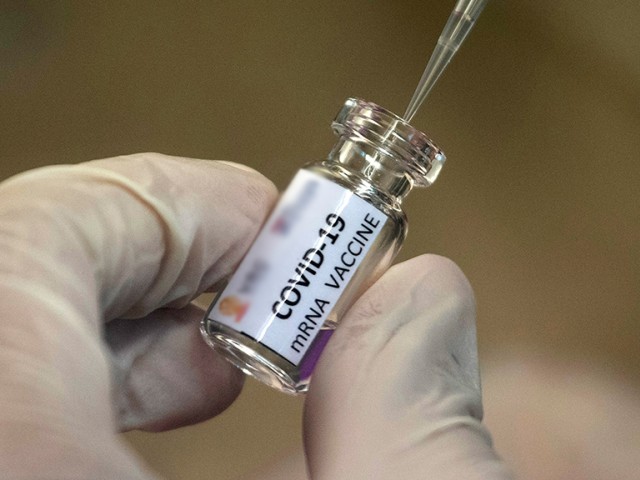 Κορωνοϊός – ΠΟΥ: Τέλος στις επιπλέον δόσεις εμβολίων για τους υγιείς ενήλικες – Ποιες οι εξαιρέσεις