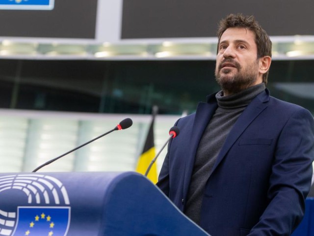 Αλέξης Γεωργούλης: Πολιτικός «σεισμός» από τις καταγγελίες για βιασμό 