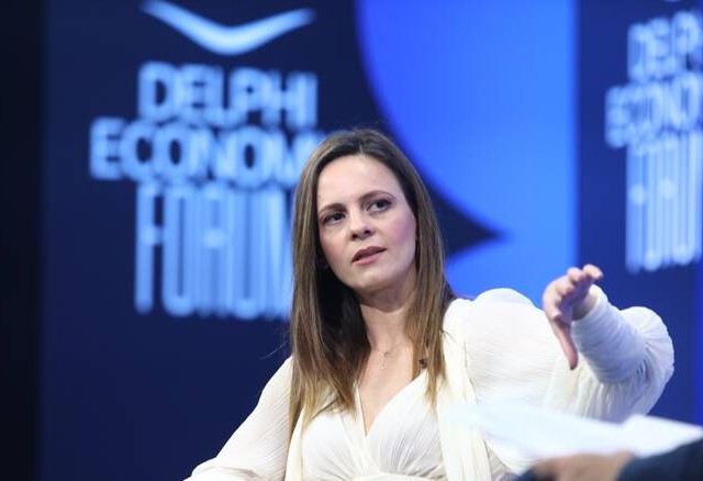 Ε. Αχτσιόγλου - Φόρουμ Δελφών: Μείγμα πολιτικών παρεμβάσεων για οικονομία, προστασία πρώτης κατοικίας, επαγγελματικής στέγης και γης