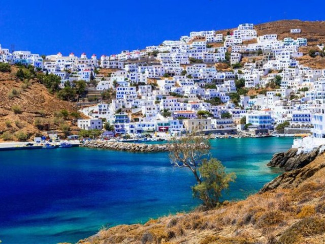 ΔΕΗ Ανανεώσιμες: Ανέλαβε την κατασκευή του υβριδικού σταθμού ΑΠΕ στην Αστυπάλαια