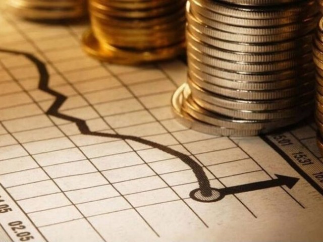 Ο πληθωρισμός έπεσε, αλλά οι τιμές στα τρόφιμα και στις μεταφορές παραμένουν εκτός ελέγχου