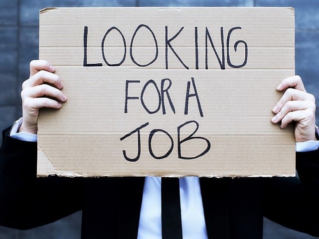 Ανεργία: Υποχώρησε στο 10,9% τον Μάρτιο