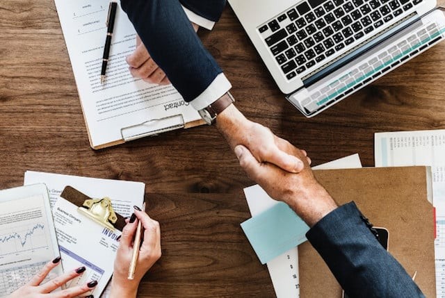 Έκρηξη στις business στην Ελλάδα περιμένουν οι ξένες τράπεζες