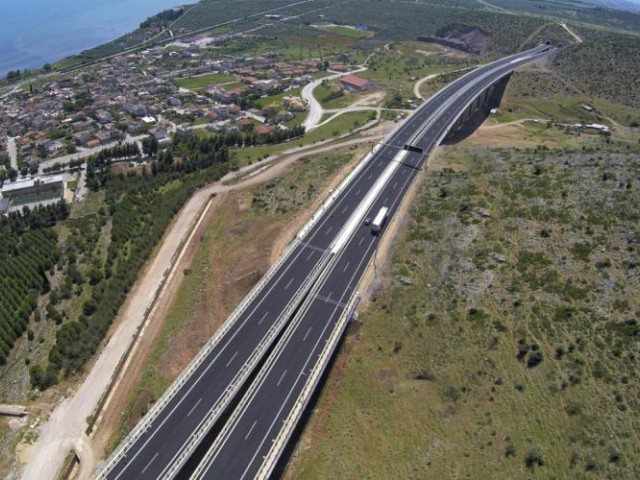 Οι ίντριγκες του ΒΟΑΚ, ο «λευκός καπνός» μεταξύ των διεκδικητών και το ενδιαφέρον του πρωθυπουργού που δεν θέλει προεκλογικά δυσαρεστημένο ούτε τον Μυτιληναίο, ούτε τον Περιστέρη!