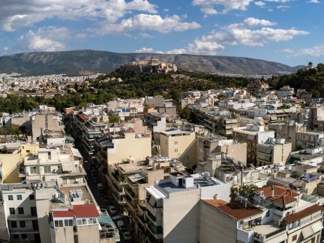 Κρατάει το ράλι στα ακίνητα, την ώρα που ο κλάδος στην Ευρώπη χτυπάει κόκκινο