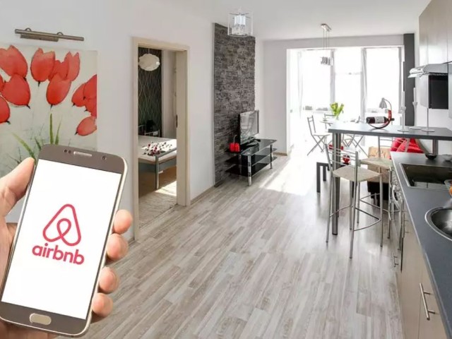 Airbnb: Τα «σκαμπανεβάσματα» της μετοχής και οι ελπίδες για άνοδο των κρατήσεων