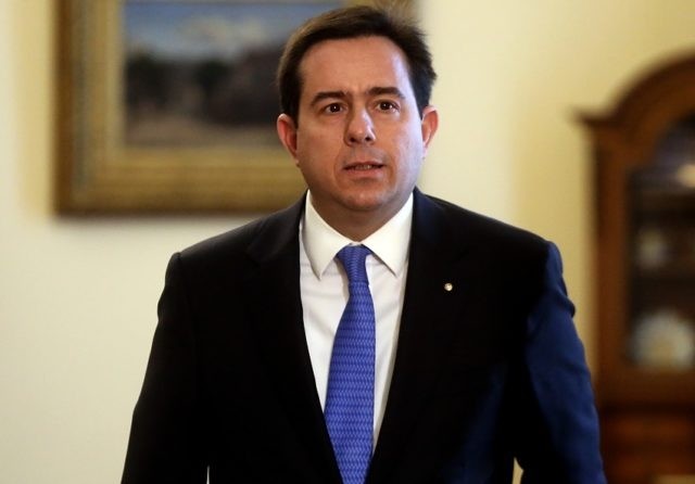 Δύο επιχειρηματικά συστήματα και ένας εξωθεσμικός παράγων στηρίζουν Μηταράκη για Υπ. Προστασίας του Πολίτη!