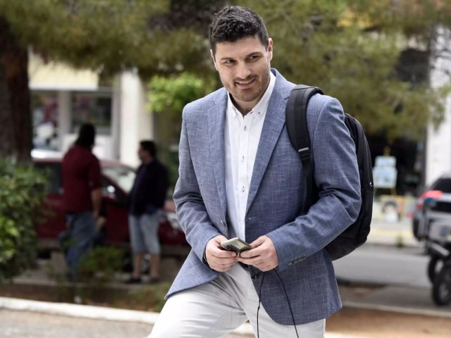 Tσίπρας – Τεμπονέρας: Τα κρυφά ραντεβού, το «δαχτυλίδι» και τα… νεύρα των «δελφίνων»