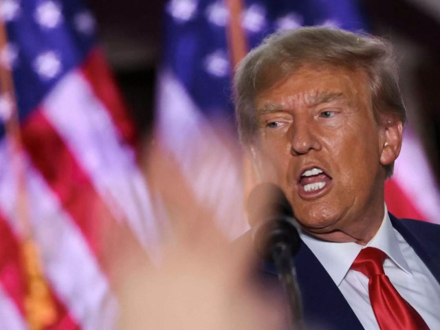 Τραμπ: Επέστρεψε στην προεκλογική εκστρατεία μετά το δικαστήριο