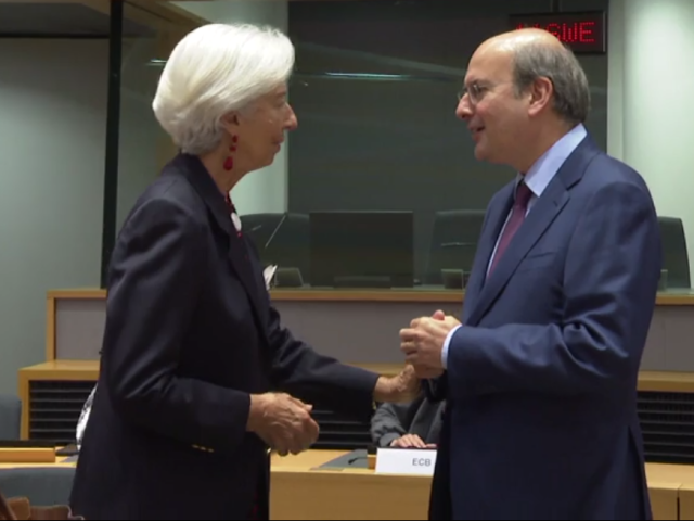 Eurogroup: «Σφικτή» πολιτική, «τέλος» στα έκτακτα μέτρα στήριξης και «όχι» στα μόνιμα