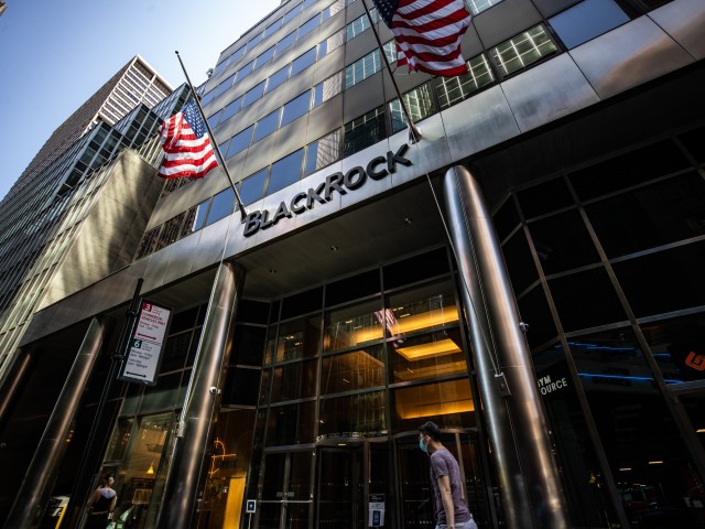 BlackRock: Έκρηξη κερδών στο β’ τρίμηνο – Στα 9,4 ΤΡΙΣ (!) τα υπό διαχείριση assets