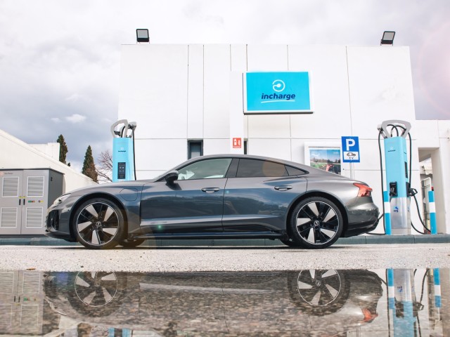 Starcharge Nova 360: Το incharge by nrg παρουσιάζει τον ισχυρότερο ταχυφορτιστή στην Ελλάδα