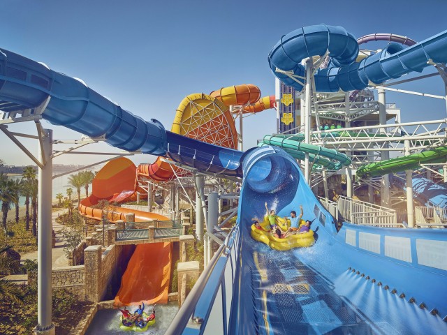 Βούτηξε στην περιπέτεια! Πετάξτε με την Emirates και απολαύστε δωρεάν ημερήσια πρόσβαση στο Aquaventure World του Ντουμπάι.