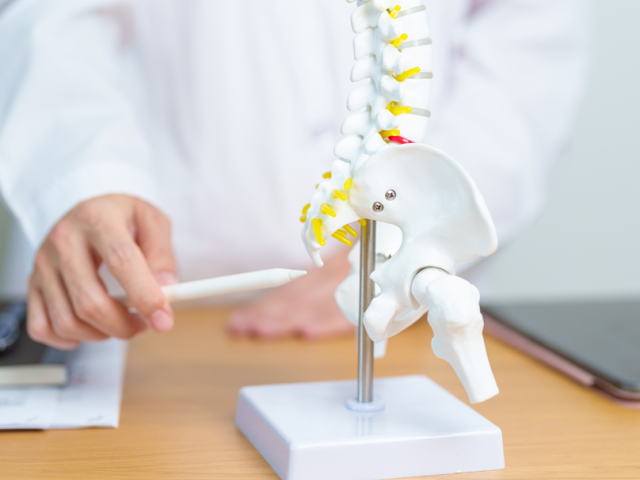 Kύστη κόκκυγoς: Αίτια, συμπτώματα και θεραπεία