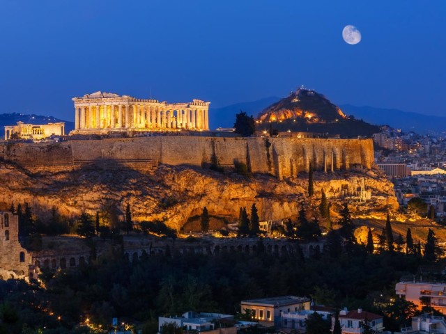 Handelsblatt: Η Αθήνα θέλει να γίνει το «Λονδίνο της Μεσογείου» – Τα hedge funds των $134 δισ. που κοιτούν Ελλάδα