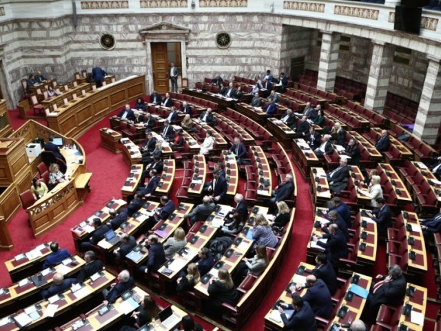 Άρση ασυλίας: Στη Βουλή η συζήτηση για Αβραμόπουλου και Κωνσταντοπούλου – Απορρίφθηκαν τα αιτήματα αναβολής