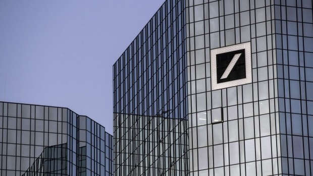 Σκόρπισε... χαμόγελα η Deutsche Bank μετά από 6 χρόνια