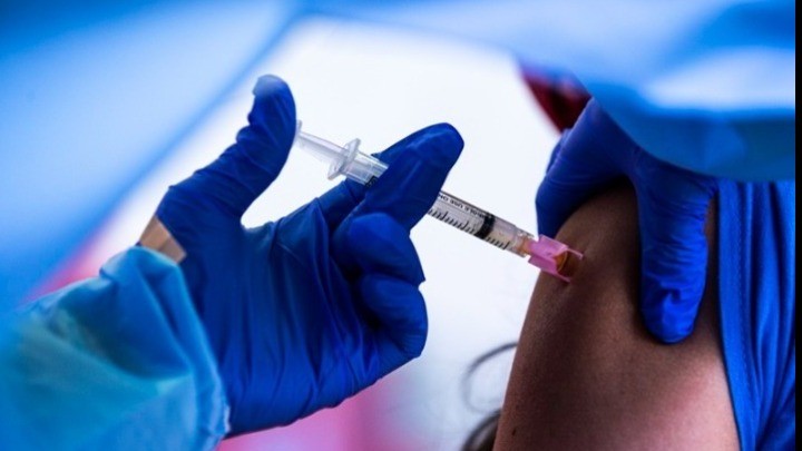 Ανοίγει η πλατφόρμα των ραντεβού για εμβολιασμό στις ηλικίες 75 έως 79