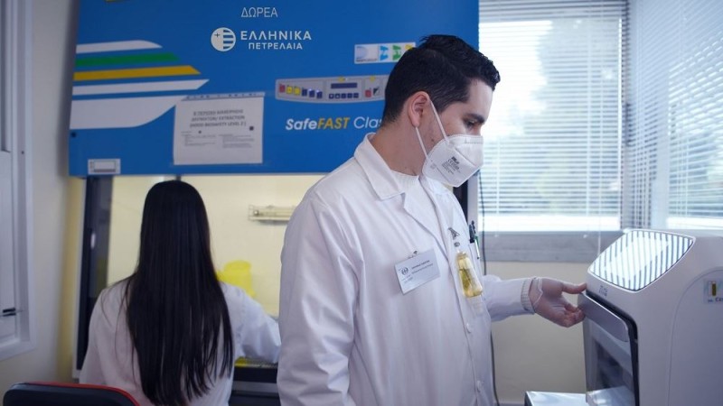 ΕΛΠΕ: Νέα δωρεά 5.000 αντιδραστηρίων στο Θριάσιο Νοσοκομείο