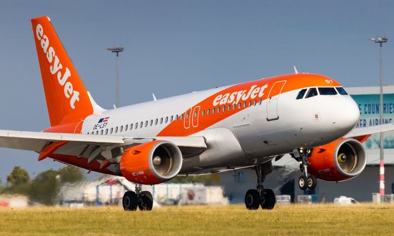 EasyJet: Αύξηση των κρατήσεων για αεροπορικά ταξίδια