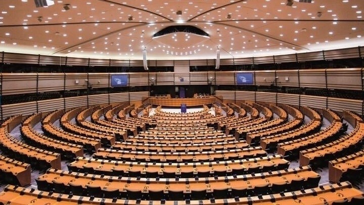 Ευρωβαρόμετρο: Πιο σημαντικό ρόλο για το Ευρωπαϊκό Κοινοβούλιο ζητούν οι Ελληνες