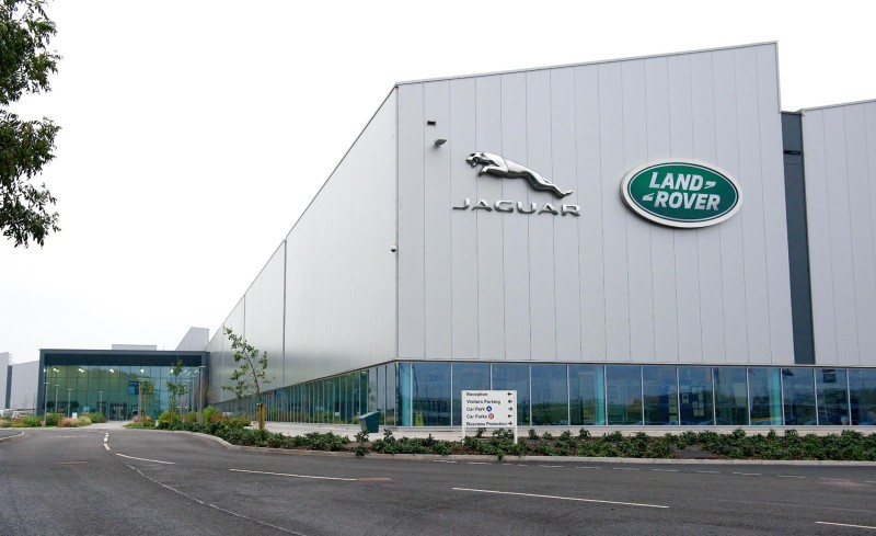 Η Jaguar Land Rover θα καταργήσει 2.000 θέσεις εργασίας παγκοσμίως