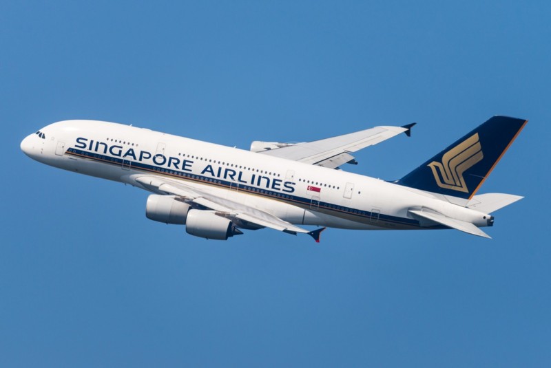 Singapore Airlines: Αρχίζει πτήσεις στις οποίες το πλήρωμα έχει εμβολιαστεί