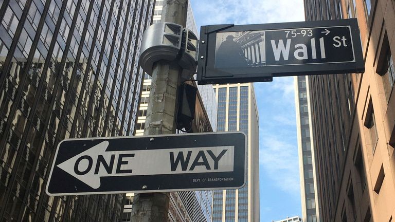 Wall Street: Μικτά πρόσημα στο κλείσιμο και νέο ρεκόρ του Dow Jones - Πτώση του Nasdaq και των Big Tech