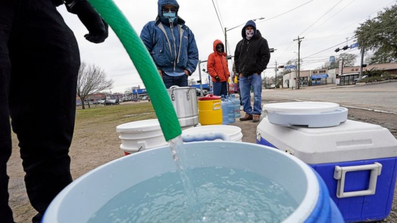 Πάνω από 1,3 εκατ. κάτοικοι στο Τέξας χωρίς νερό