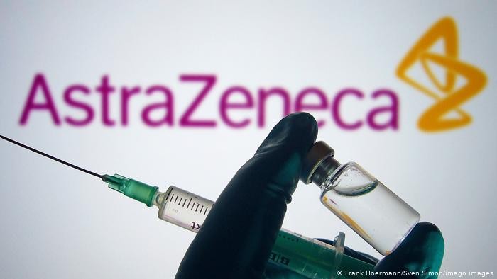 Εμβολιασμοί και με AstraZeneca για τους άνω των 65 ετών