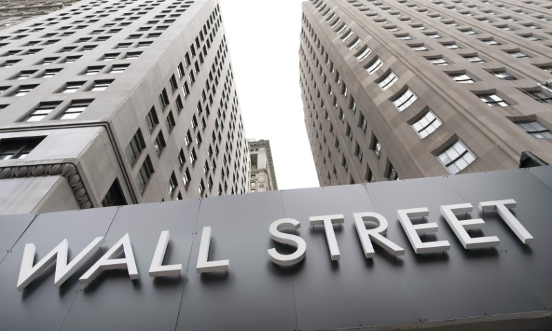 Wall Street: Πτωτικές τάσεις εν αναμονή της Fed