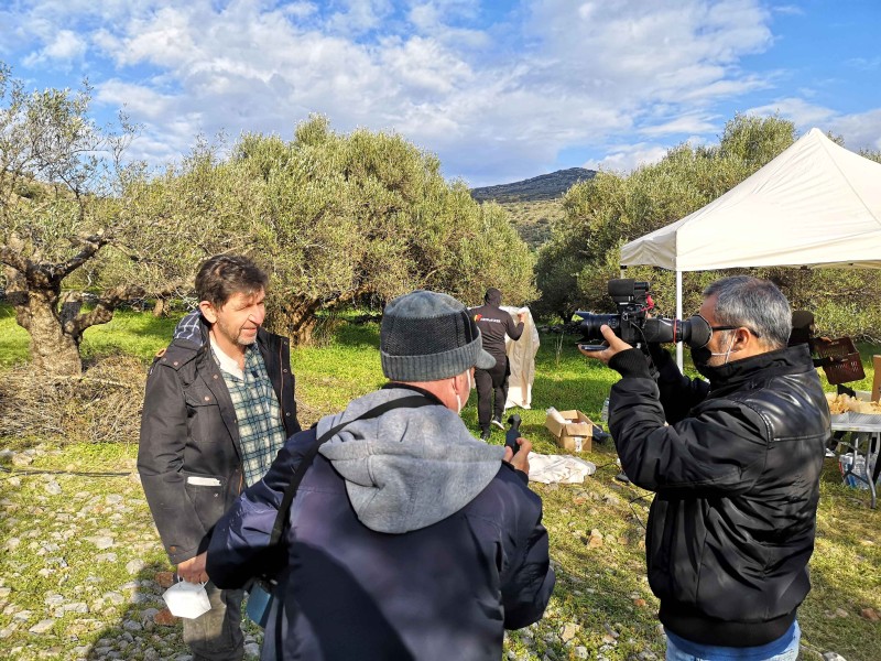 «Καρτ ποστάλ»: Με τον Γεράσιμο Σκιαδαρέση στην ΕΡΤ