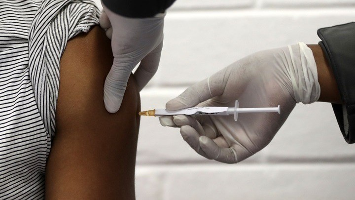 Ο εμβολιασμός των ηλικιωμένων σώζει ζωές και αυξάνει χρόνια