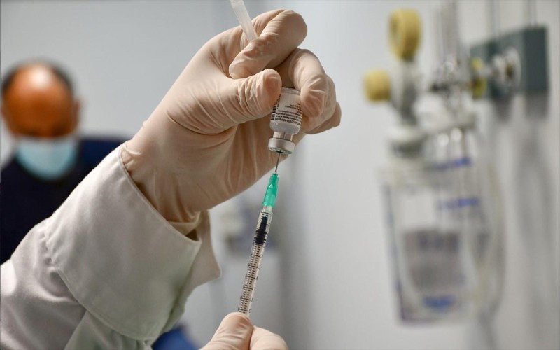 Κορωνοϊός: Ανοιξε η πλατφόρμα εμβολιασμού για τις ηλικίες 70-74